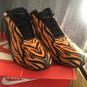 Nike Black and Orange basketball Shoes